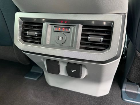 Used 2023 Ford F450 Limited w/ FX4 Off-Road Package image 15