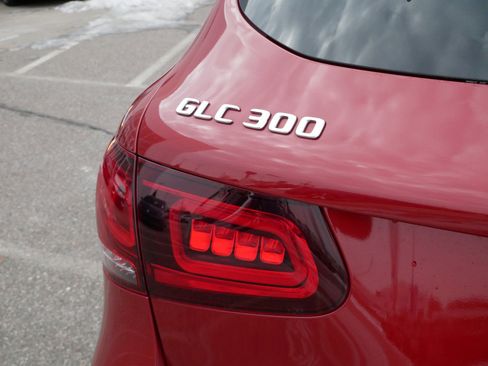 Used 2021 Mercedes-Benz GLC 300 4MATIC image 17