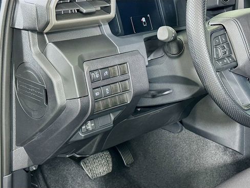 Used 2025 Toyota Tacoma SR image 10