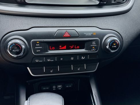 Used 2020 Kia Sorento S FWD image 12