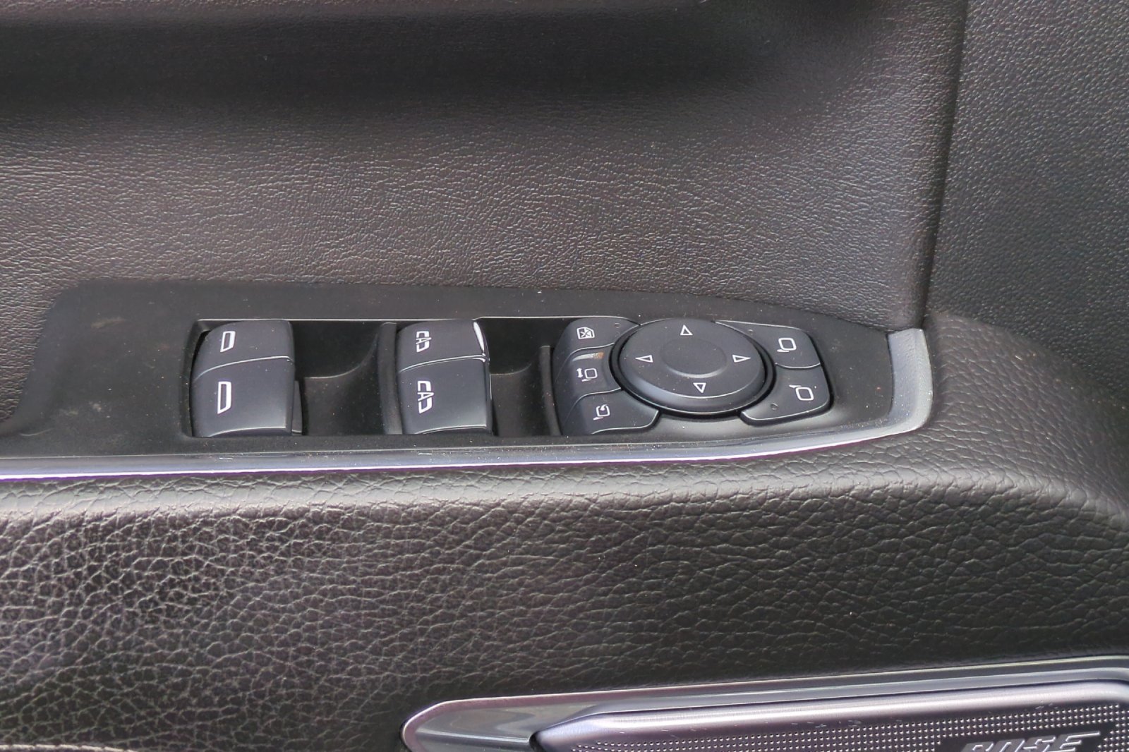 Used 2025 GMC Sierra 3500 Denali AWD/4WD image 11