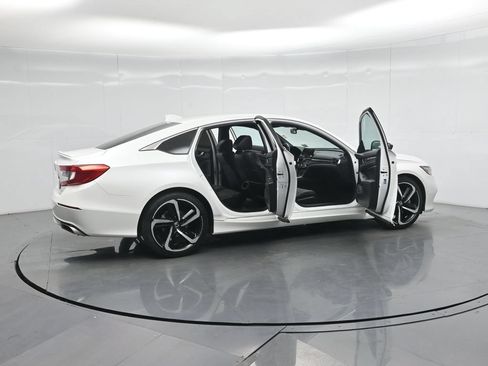 Used 2020 Honda Accord Sport image 4