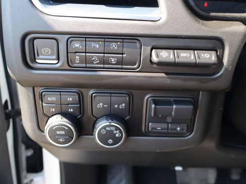 Used 2023 Chevrolet Suburban High Country AWD/4WD image 15