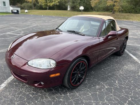 Used 2003 MAZDA MX-5 Miata image 1