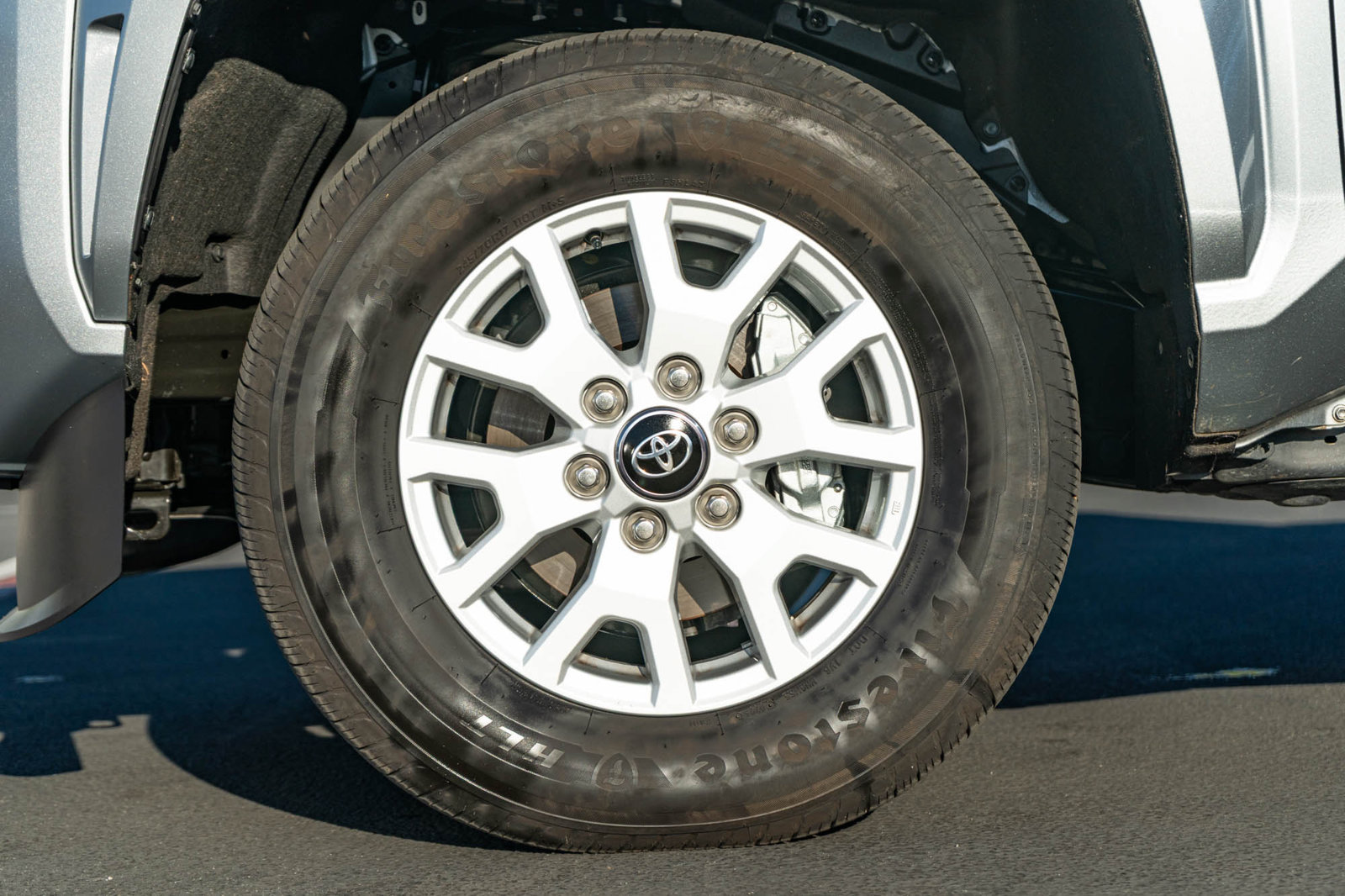 Certified 2025 Toyota Tacoma SR5 AWD/4WD image 5