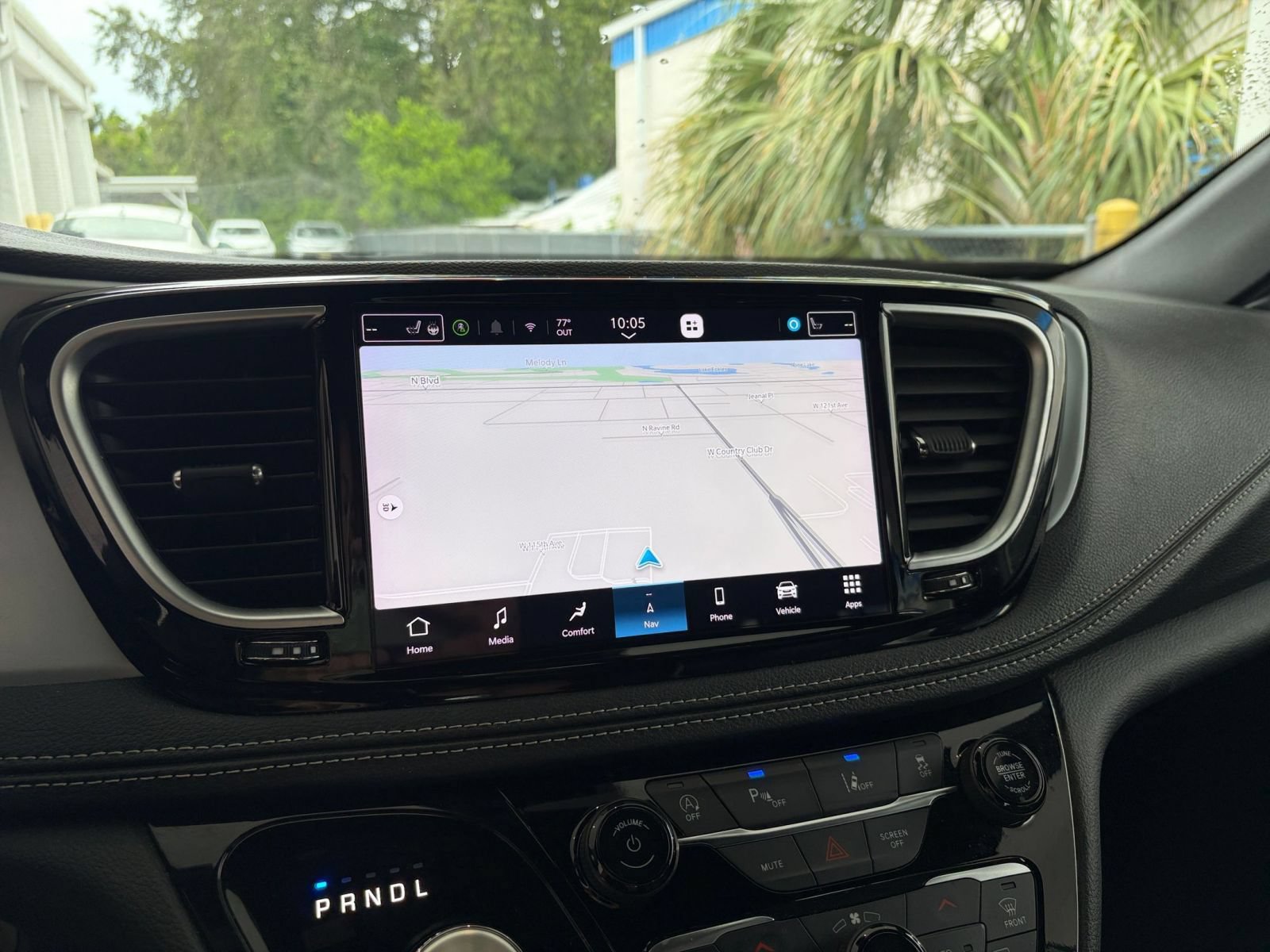 Used 2025 Chrysler Pacifica Limited FWD image 19