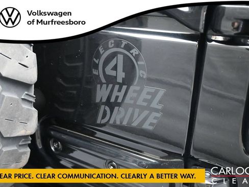 Used 2023 Jeep Wrangler Unlimited w/ Cold Weather Group AWD/4WD image 13