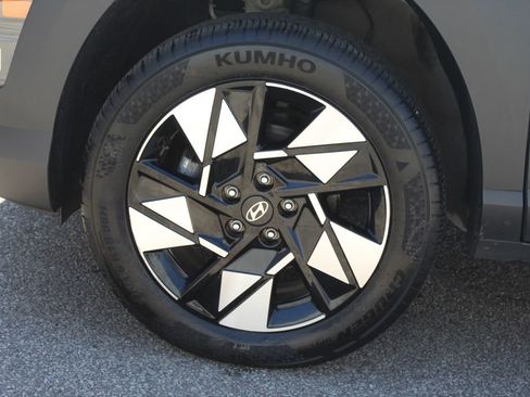 Used 2024 Hyundai Kona SEL AWD/4WD image 9
