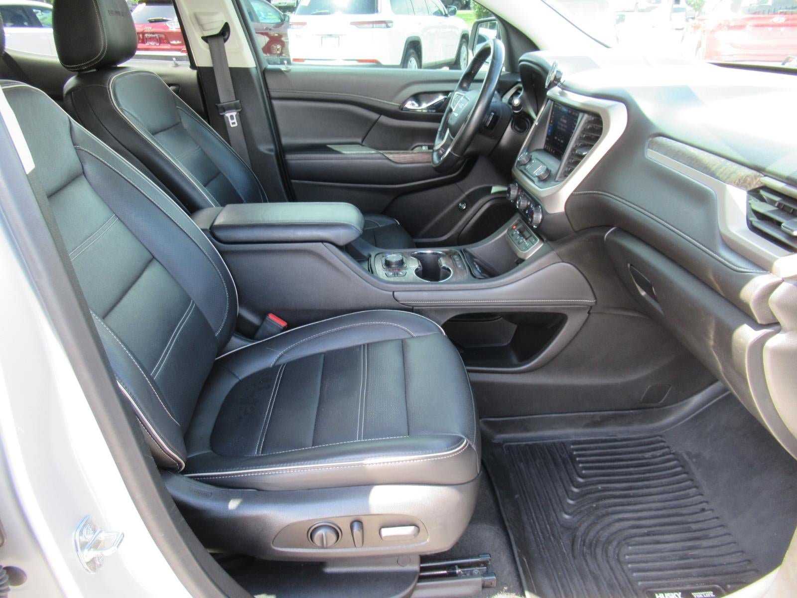 Used 2020 GMC Acadia Denali w/ Technology Package FWD image 10