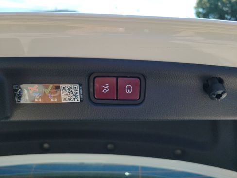 Certified 2025 Mercedes-Benz C 300 Sedan image 9