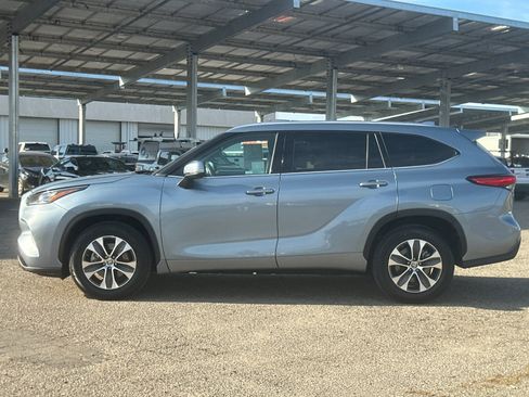 Used 2020 Toyota Highlander XLE image 7