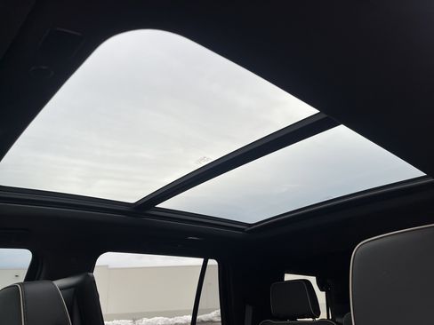 Used 2023 Chevrolet Tahoe Premier w/ Advanced Technology Package image 48