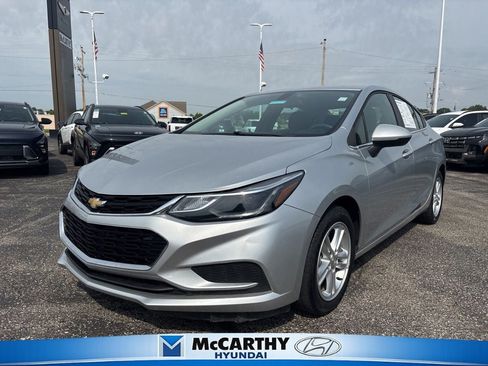 Used 2017 Chevrolet Cruze LT w/ Convenience Package FWD image 1