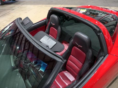 Used 2007 Chevrolet Corvette Base 2dr Coupe w/ Preferred Equipment Group image 21