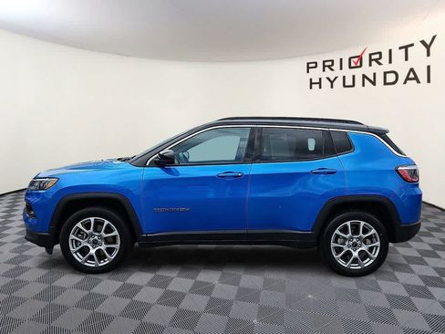 Used 2025 Jeep Compass Limited AWD/4WD image 7