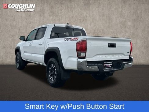 Used 2017 Toyota Tacoma TRD Off-Road image 6
