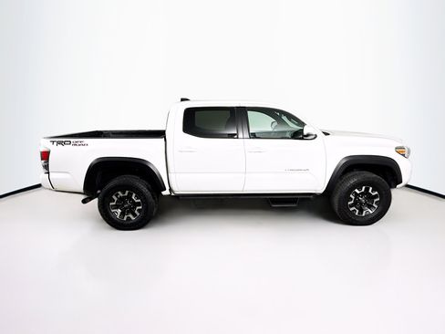 Used 2022 Toyota Tacoma TRD Off-Road w/ Technology Package image 2