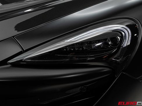 Used 2019 McLaren 600LT RWD image 14