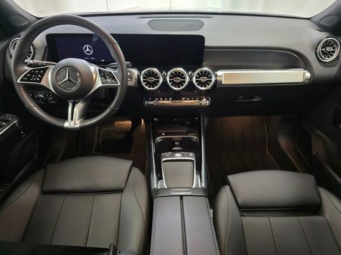 Certified 2025 Mercedes-Benz GLB 250 4MATIC image 17