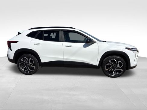 Certified 2024 Chevrolet Trax RS w/ Sunroof Package image 7