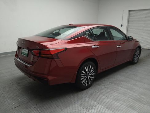 Used 2023 Nissan Altima 2.5 SV AWD/4WD image 9