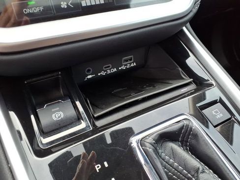 Used 2023 Subaru Outback Touring image 13