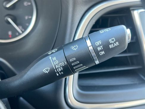 Used 2024 Buick Enclave Avenir w/ Avenir Technology Package image 25