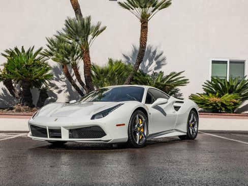 Used 2017 Ferrari 488 GTB image 7
