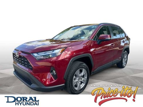 Used 2024 Toyota RAV4 XLE AWD/4WD image 1