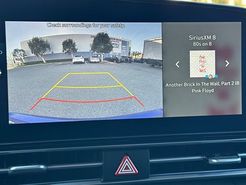 Used 2025 Hyundai Elantra Limited image 23