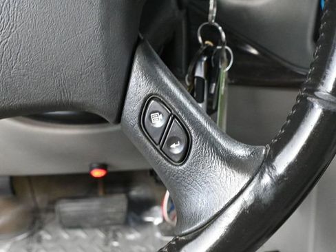 Used 2004 GMC Sierra 2500 SLT w/ Heavy-Duty Power Package image 27