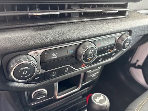 Used 2024 Jeep Wrangler Sport image 21