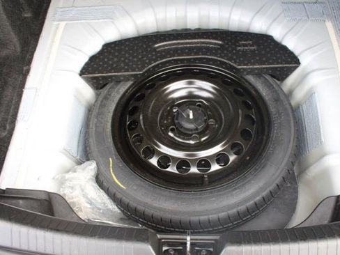 Used 2022 Chevrolet Malibu LT image 25