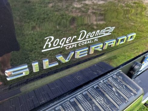 Used 2024 Chevrolet Silverado 2500 LT AWD/4WD image 9