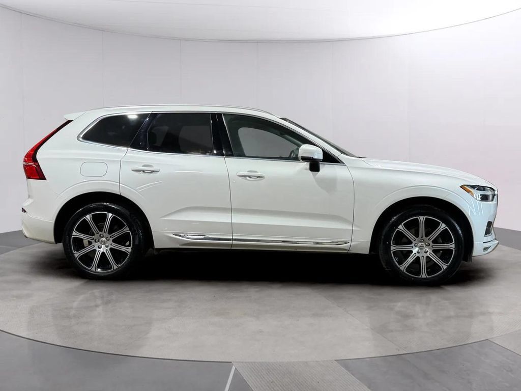 Used 2020 Volvo XC60 T5 Inscription w/ Protection Package AWD/4WD image 2