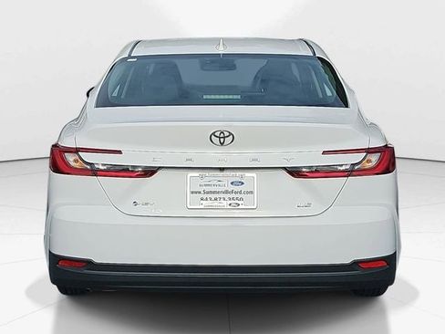 Used 2025 Toyota Camry LE FWD image 4