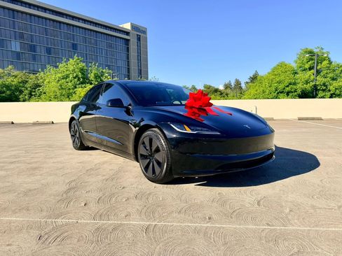Used 2024 Tesla Model 3 Long Range AWD/4WD image 2