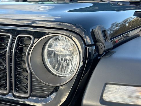 Used 2024 Jeep Wrangler Sport image 9