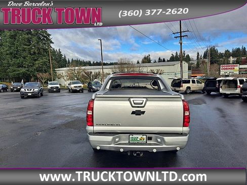 Used 2013 Chevrolet Avalanche LT w/ Suspension Package, Off-Road image 4