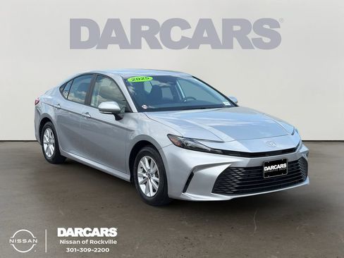 Used 2025 Toyota Camry LE FWD image 1