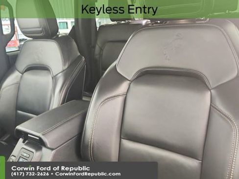 Used 2025 Ford Bronco Badlands image 12