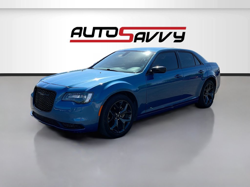 Used 2023 Chrysler 300 Touring w/ Sport Appearance Package RWD image 3