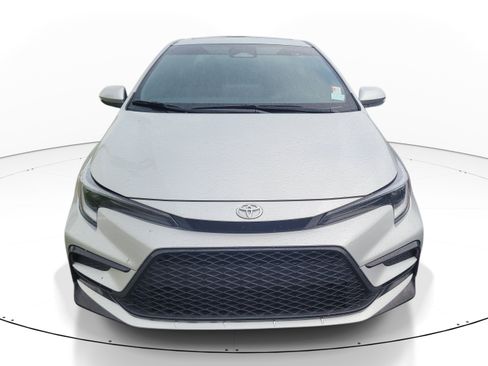 Used 2025 Toyota Corolla XSE FWD image 2