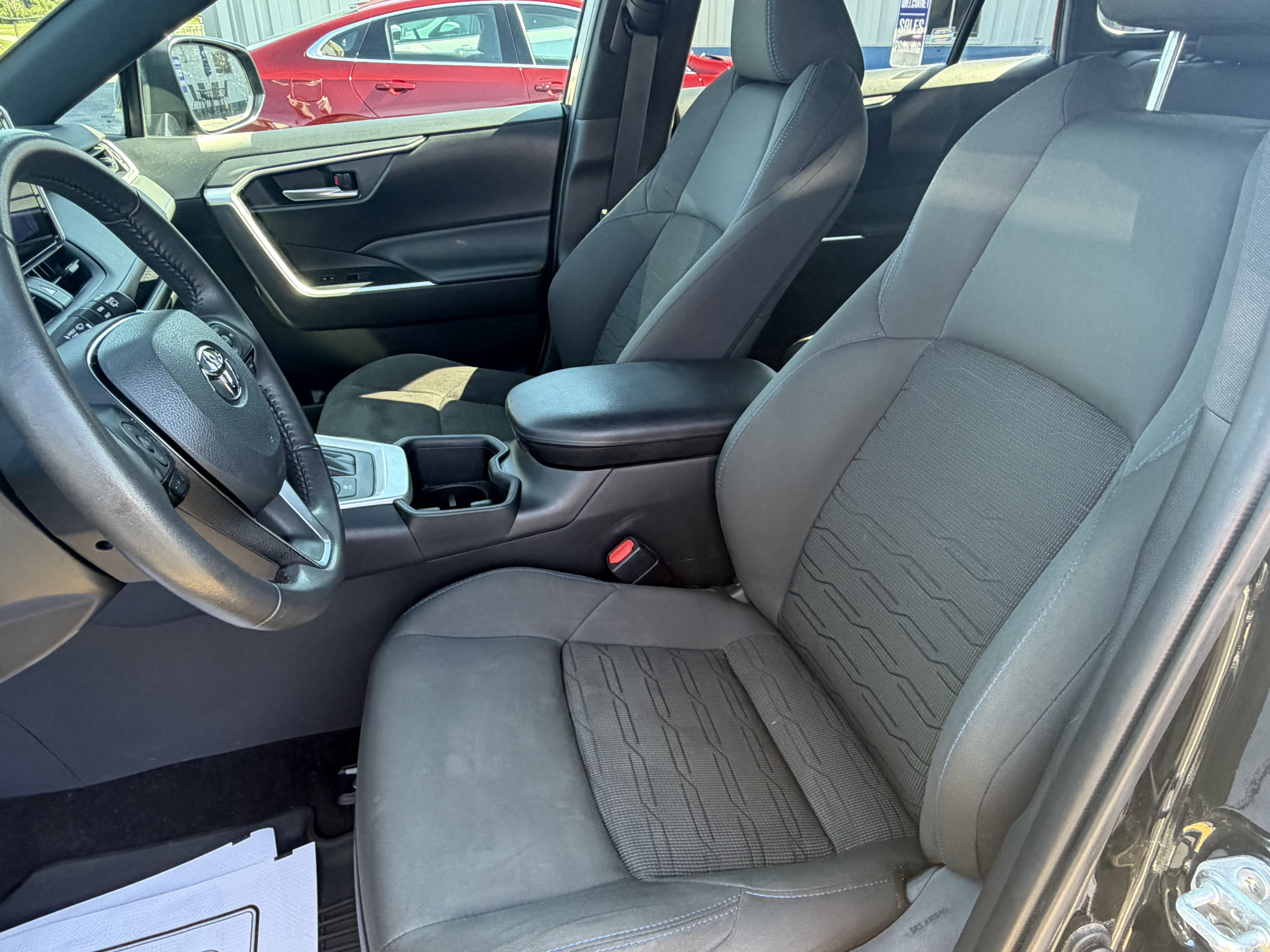 Used 2024 Toyota RAV4 SE w/ Convenience Package AWD/4WD image 13