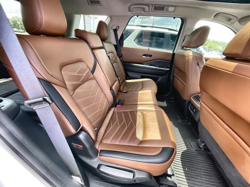 Used 2024 Nissan Pathfinder Platinum w/ Cargo Package FWD image 27