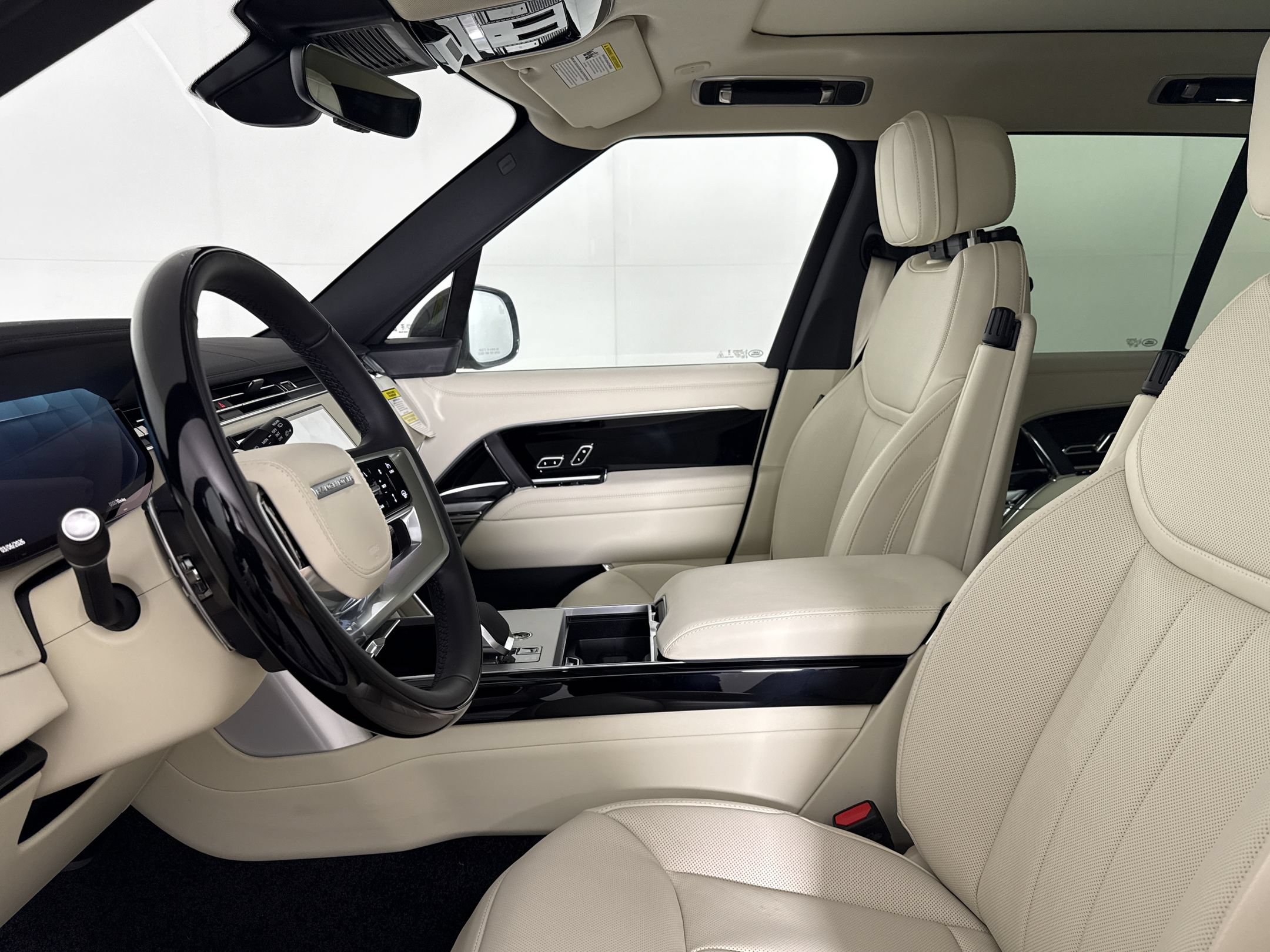 New 2026 Land Rover Range Rover SE AWD/4WD image 5