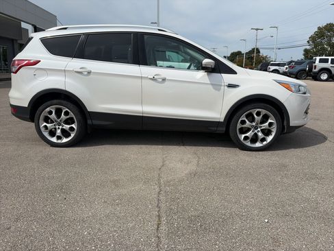 Used 2016 Ford Escape Titanium AWD/4WD image 2