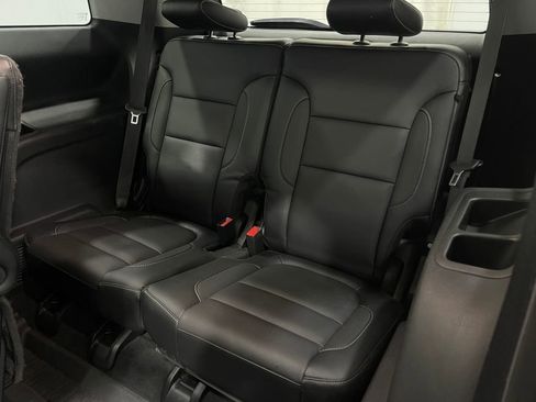 Used 2019 GMC Acadia SLT w/ Black Edition image 33