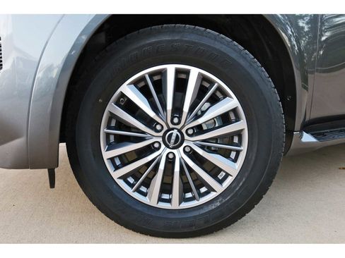 Used 2024 Nissan Armada SL w/ Captain's Chairs Package image 31