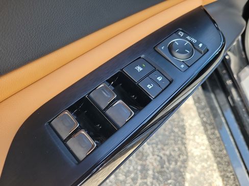Used 2024 Lexus ES 300h w/ Premium Package FWD image 11